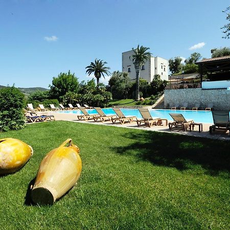 Agriturismo Torre Dei Preti Пескичи Экстерьер фото
