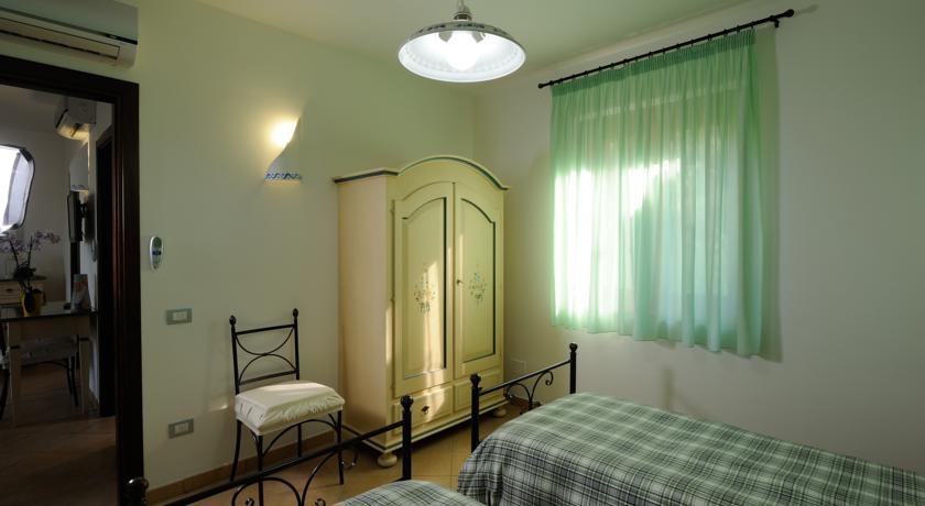 Agriturismo Torre Dei Preti Пескичи Номер фото