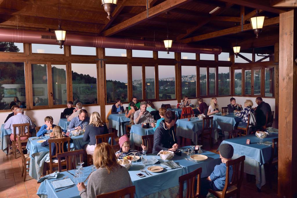 Agriturismo Torre Dei Preti Пескичи Экстерьер фото